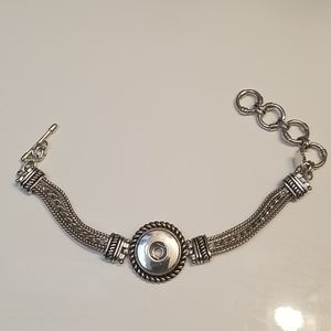 🎉3 for $20 Magnolia and vine rhodium single snap